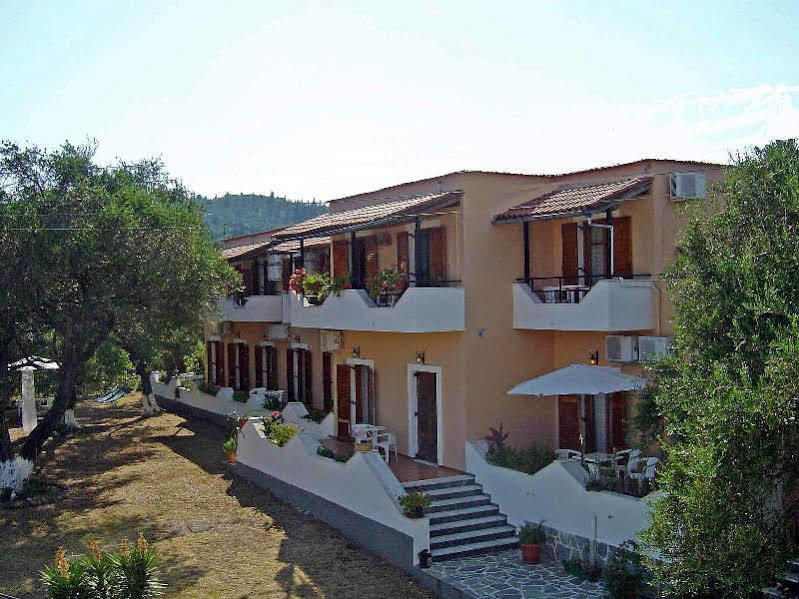 Reggis Apartments Dassia  Exterior photo